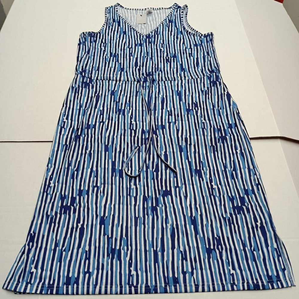 West‎ Loop Dress